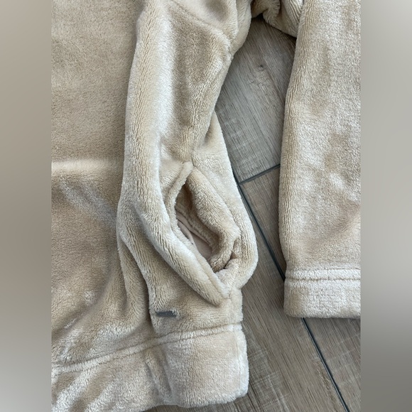 Hollister Women’s Tan Fleece Sweater Size Large - Picture 8 of 12